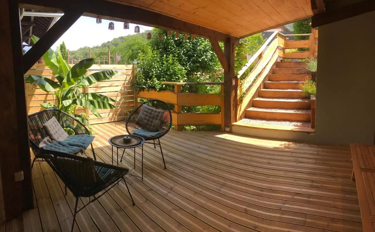 Gite Avec Piscine Chauffee & Aires De Jeux Pour Enfants Barberaz Holiday home